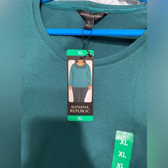 Banana Republic women’s Scoop Neck Long Sleeve Top Green Size XL
NWT - Picture 2 of 9